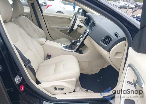 2015 Volvo S60 T5 Premier из США, поврежденный, VIN YV126MFKXF1363636